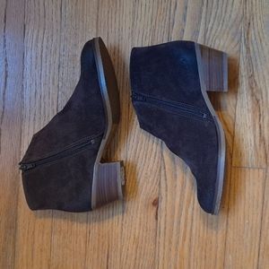 Clarks Brown Suede booties sz 8.5M